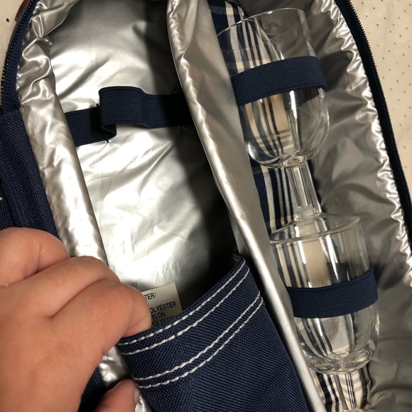 BROOKSTONE Wine Insulated Caddy in Blue Plaid - Picture 3 of 8